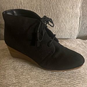 Dr. Scholl’s Wedge Black Comfortable Tie up lace up bootie boot Size 9